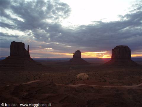Monument Valley - L'alba alle Buttes