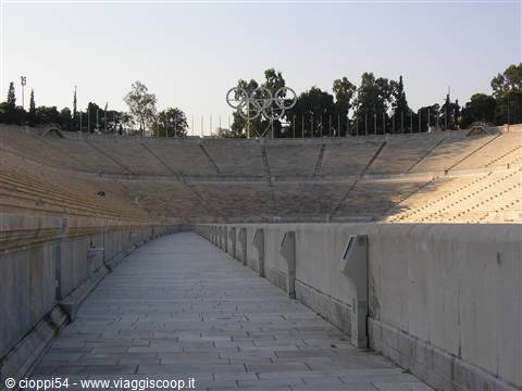 interno dello stadio panathinaiko ad Atene