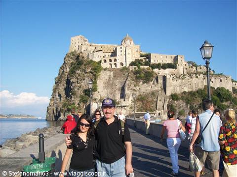 Ischia - Col castello alle spalle