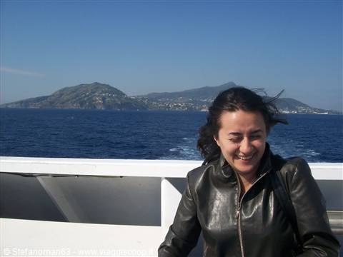 Rossana sul traghetto da Ischia a Napoli