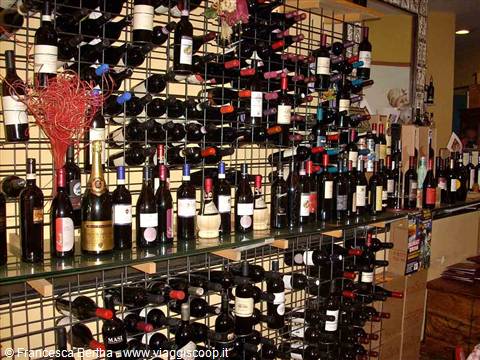 Vasta scelta di vini presso il Ristorante Enoteca "Perché no"