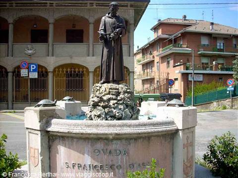 La statua di San Francesco d'Assisi