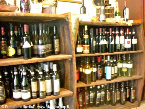 Ampia scelta di vini presso il Ristorante Grotta di Ovada