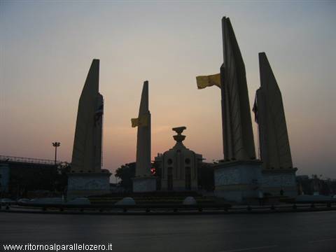 Democratic monument