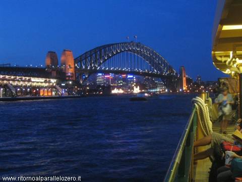 Harbour Bridge di notte