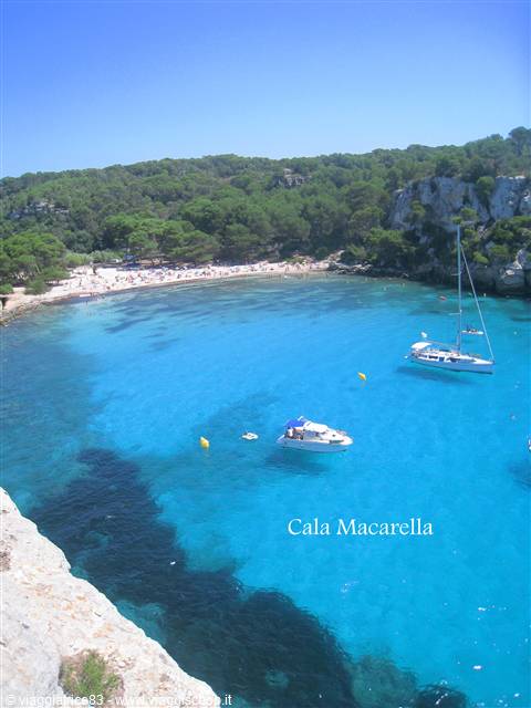 barche sospese nel blu... di Cala Macarella