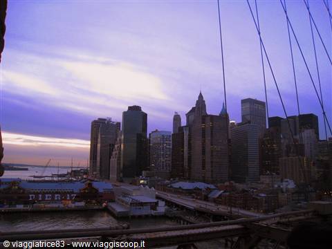 Il panorama di Lower Manhattan visto dal ponte di Brooklyn