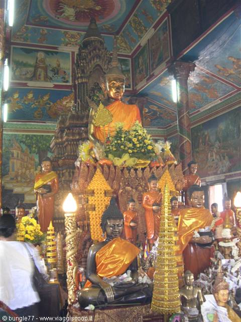 15 - PP - Wat Phnom - Buddi