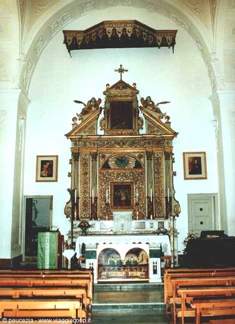 altare maggiore della parrocchia di monteverde