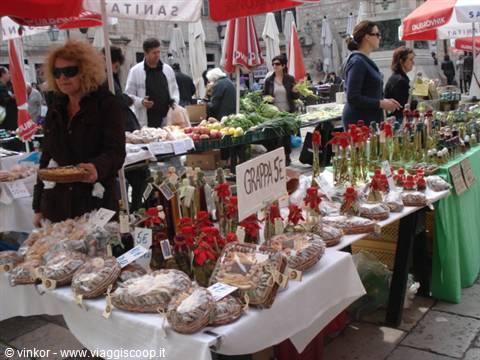 Dubrovnik: mercatino per turisti