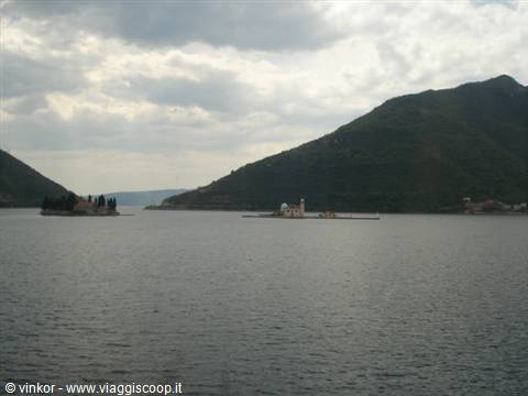 Montenegro: due isolette nella baia di Cattaro