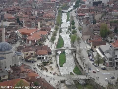 Prizren: 4 ponti sul fiume cittadino dalla fortezza
