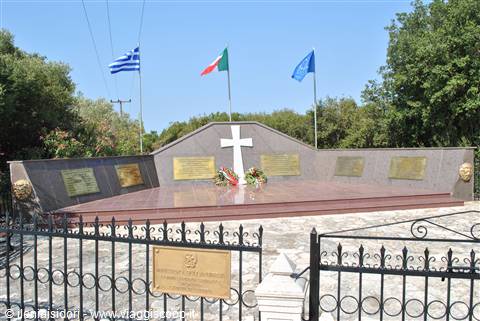 monumento commemorativo alla divisione Aqui ad Argostoli