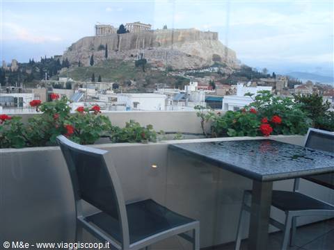 Vista Acropoli da Roof Garden dell'Athens Gate Hotel