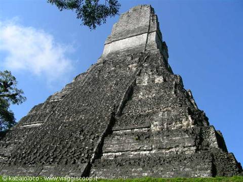 Tikal (Guatemala): una piramide Maya