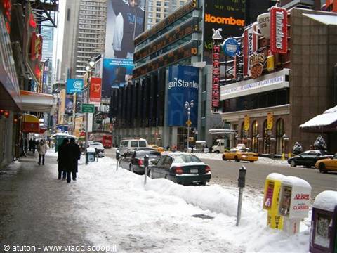 Neve a Times Square