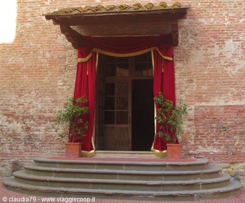 Matrimonio in Toscana, nel borgo medievale di Certaldo Alto (FI), Chiesa SS. Jacopo e Filippo