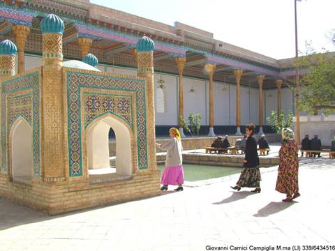 Bukhara-interno mausoleo Sufi