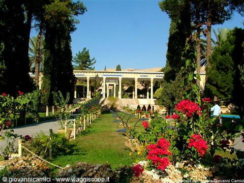 Shiraz-parco della tomba del poeta Hafez