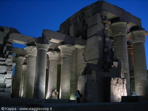 The Kom Ombo temple immediately after dusk