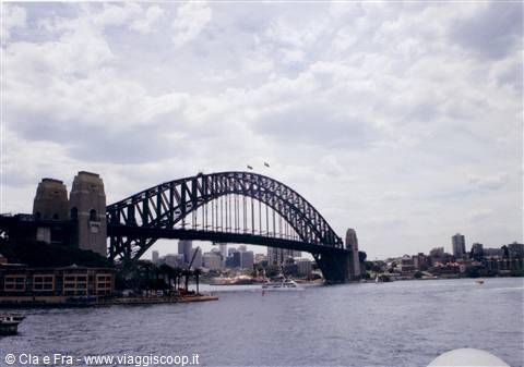 Sydney - coat hanger