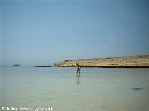 Ras Mohamed - spiaggia bianca .. si va a fare snorkling