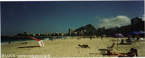 ...sempre Rio vista della mitica spiaggia di Copacabana...