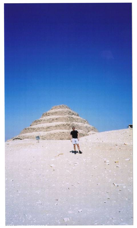 Io...a Saqqara a poca distanza dalla famosa piramide a gradoni...