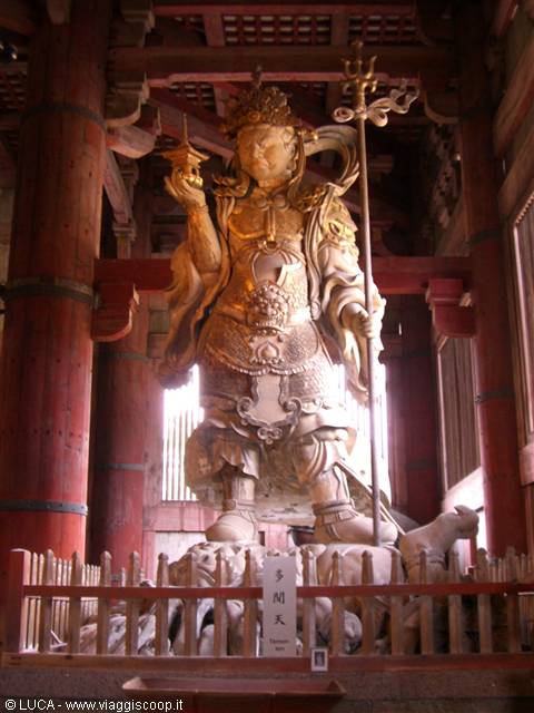 Nara - tempio Todai-Ji Nandai-Mon  