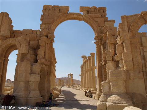 Palmira - Entrata principale al cardo...