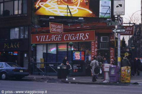 La tabaccheria che appare in "smoke"... solo che non è a Brooklin ma al Greenwich!