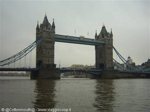 Tower Bridge - Una delle tante giornate piovose di Londra...