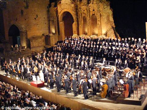 teatro greco taormina :9^ sinfonia di l.v.beethoven