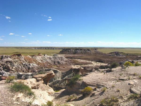 Badlands colorate sotto il cielo azzurro, Painted Desert, Arizona