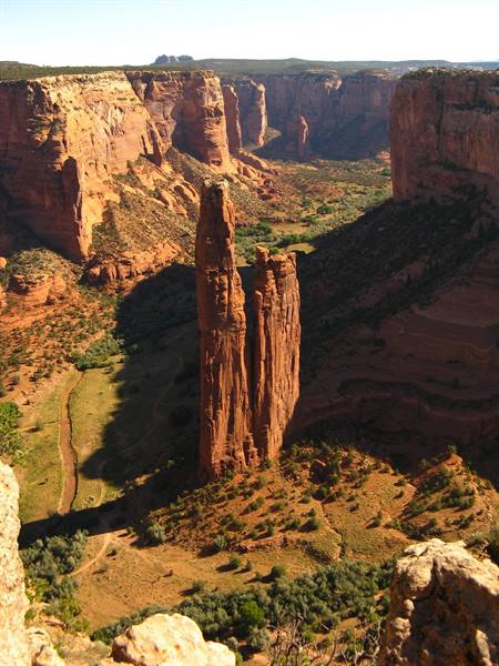 Spider Rock, torre di arenaria che si erge sul fondo di Canyon de Chelly