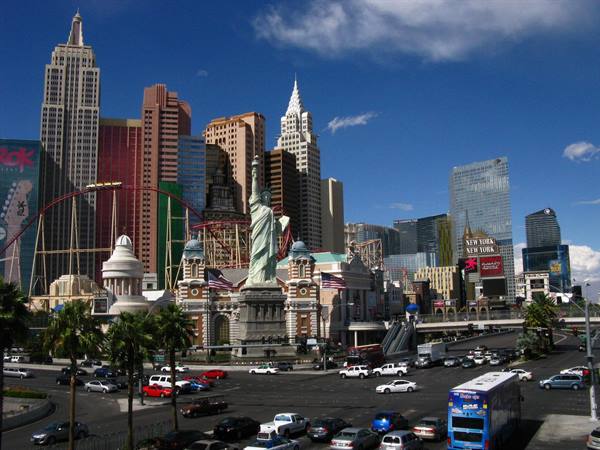 Copia della Statua della Libertà davanti agli hotel di Las Vegas