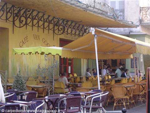 the Van Gogh café
