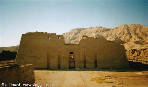 Medinat Habu - Valley of the Kings