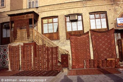 Bukhara - carpet shop near the Taqi Telpak Furushon
