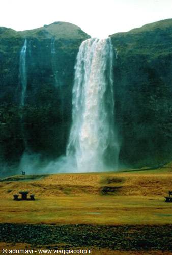Seljalandsfoss waterfall