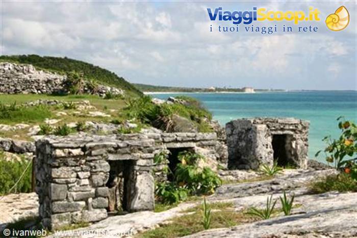 Ancient stone ruins of Tulum overlooking the turquoise Caribbean sea