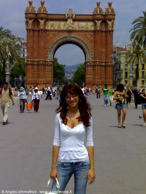 Arc de triomf and consort......