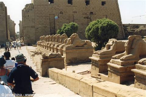 entrance to karnak temple