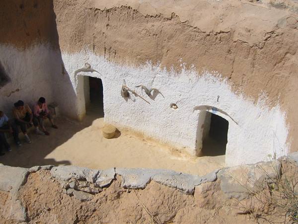 troglodyte house in matmata