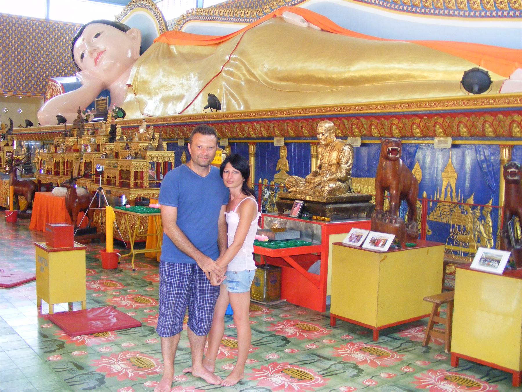 AT THE FEET OF THE RECLINING BUDDHA!!