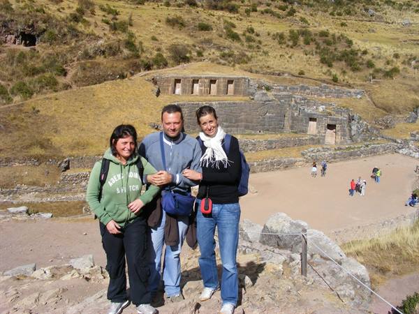Ruin of Tambomachay....Elena, me and Claudia