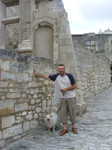 LES BAUX DE PROVENCE  ME AND UGO