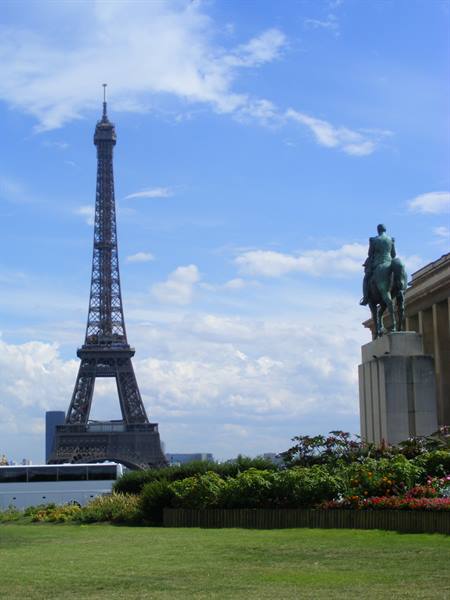 PARIS: EIFFEL TOWER