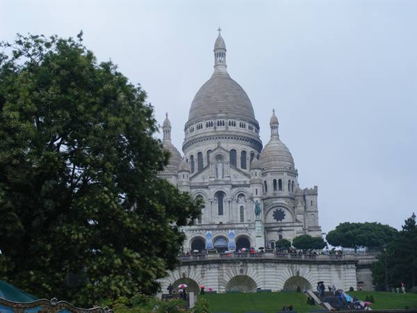 PARIS: SACRÉ-CŒUR BASILICA