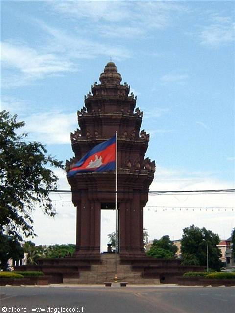 Phnom Penh - Independence Monument